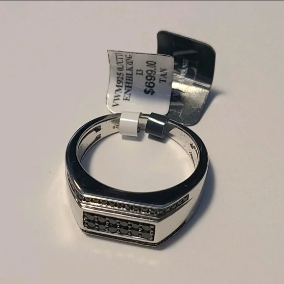 Men's Silver and Black Ring - Picture 5 of 5